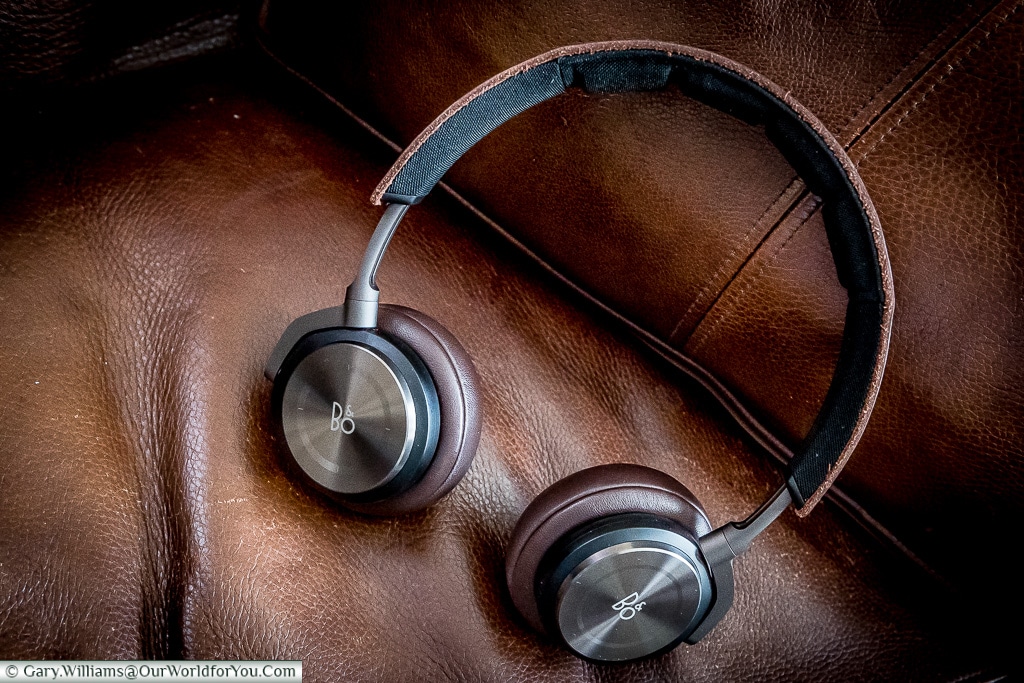 Why I love my B&O H8 Headphones - Our World for You