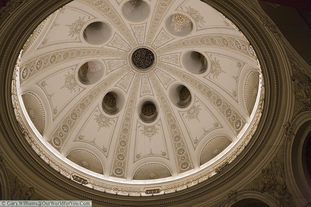 The wonderfully ornate interior of the domed Michaelertrakt.