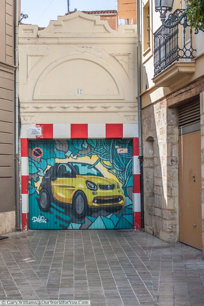 A beautifully decorated garage door in Valencia, Spain