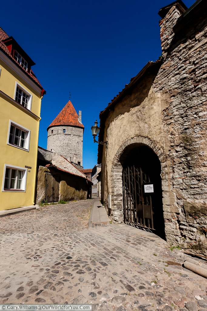 A quiet cobbled lane around the back streets of Tallinn.