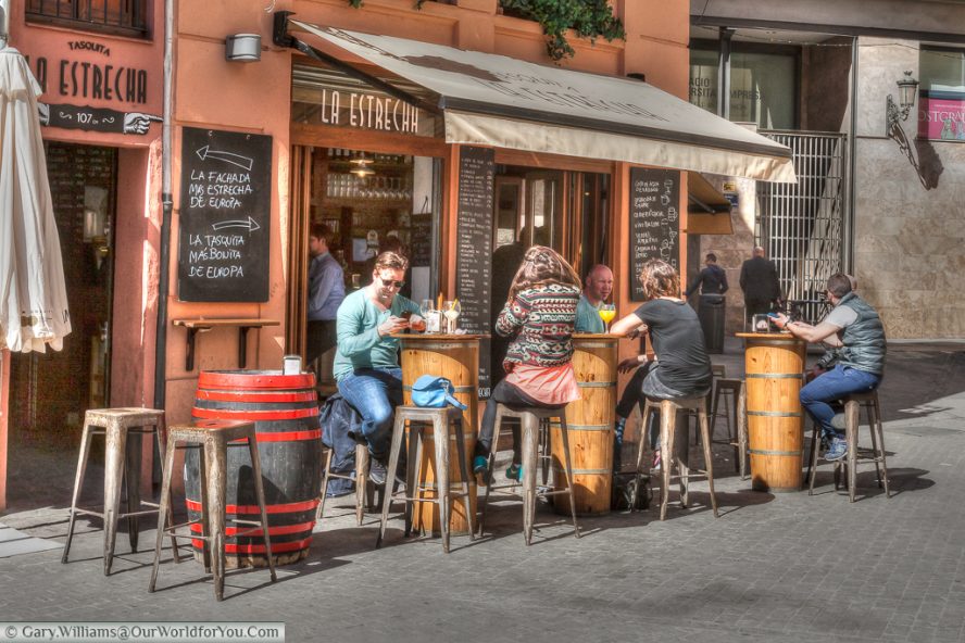 The Tasquita La Estrecha, a welcoming bar, Valencia, Spain