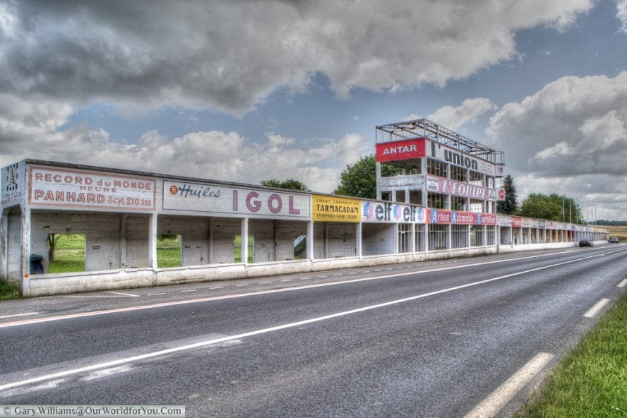 The full pit complex from the Circuit Reims-Gueux