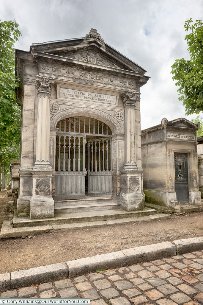 A place for a whole family, Père Lachaise Cemetery, Paris, France