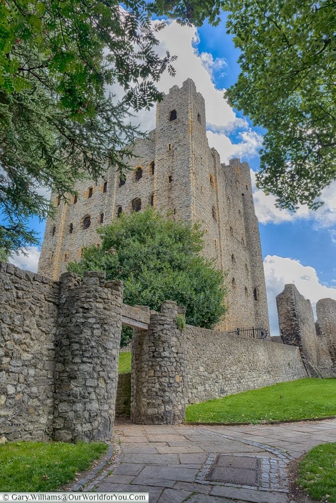 Another approach to the castle, Rochester Castle, Rochester, Kent, England, UK