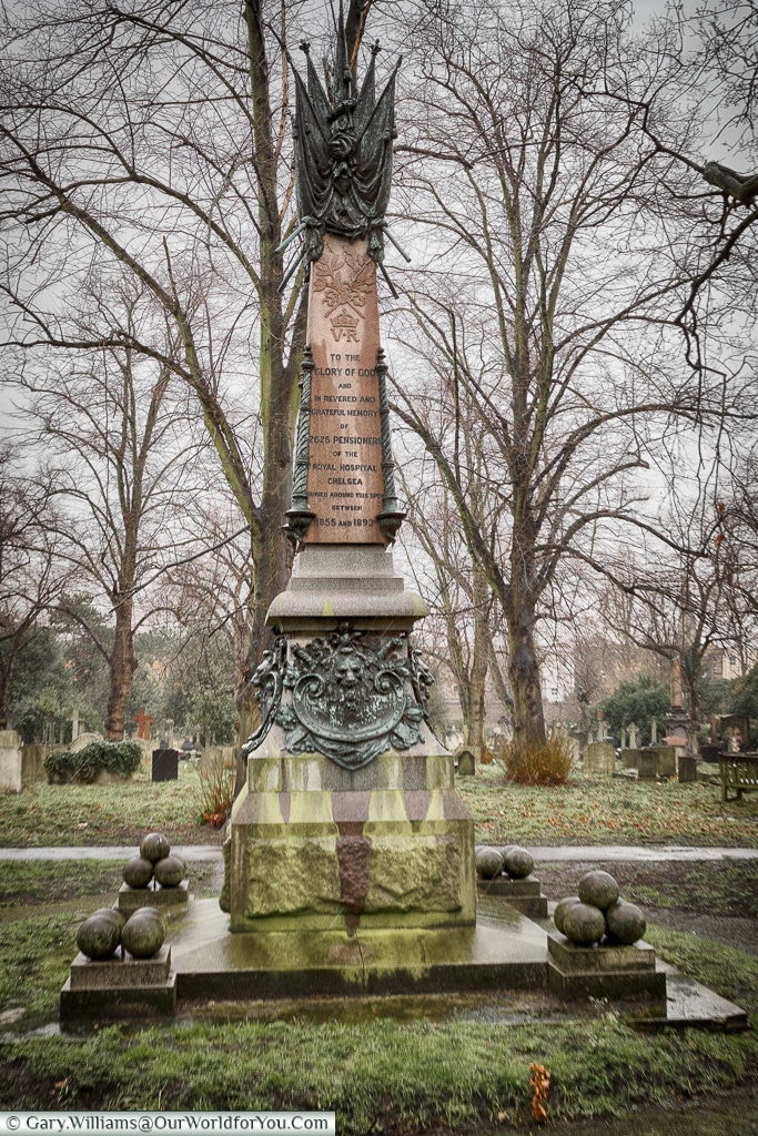 The Chelsea Pensioners monument, Brompton Cemetery, London, England, UK