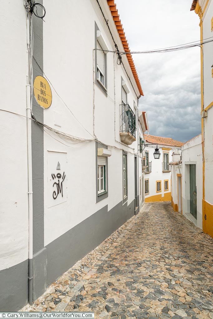 Stepping through the cobbles lanes of Évora, Portugal