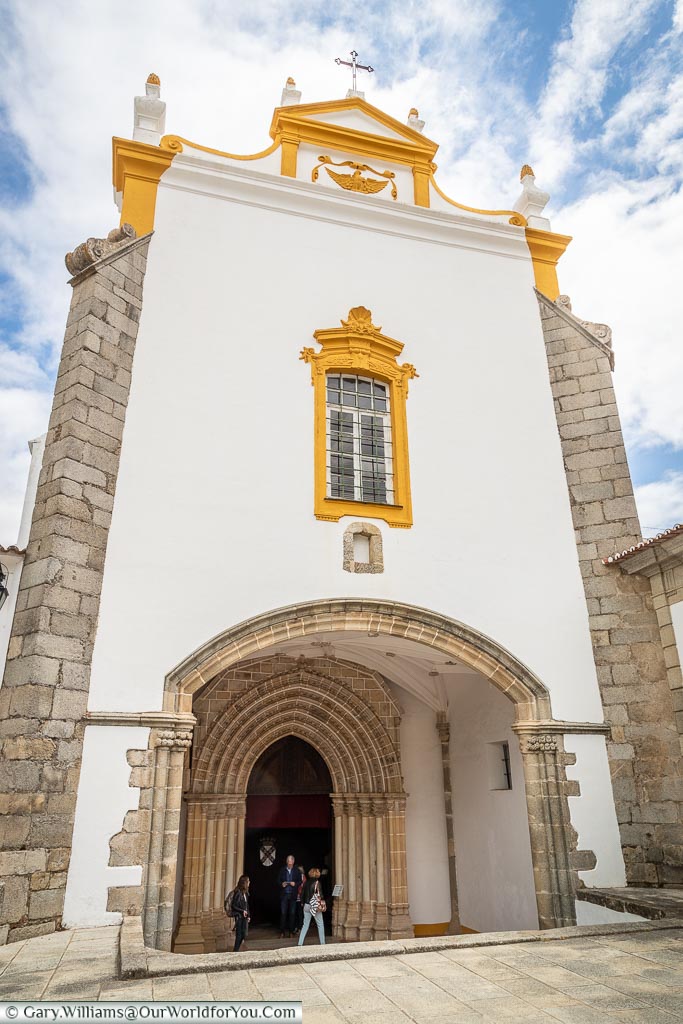 The entrance to the Évora Museum, Évora, Portugal