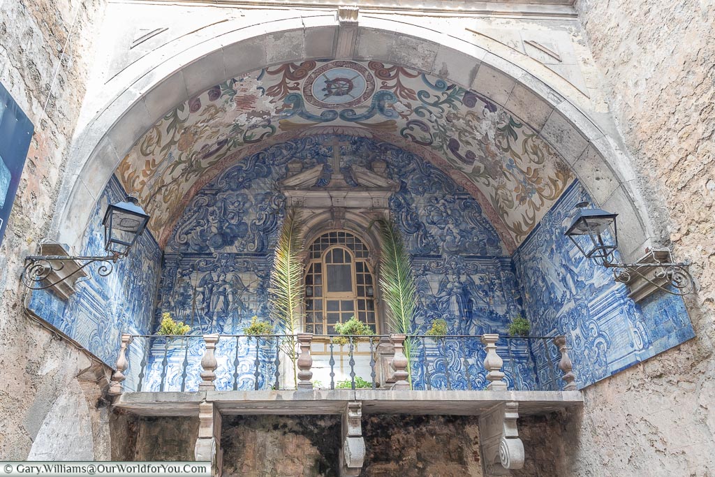 Azulejo at Port da Vila,  Óbidos, Portugal