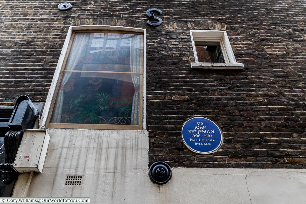 Sir John Betjeman the Poet Laureate – Blue Plaque, Smithfield, London, England, UK