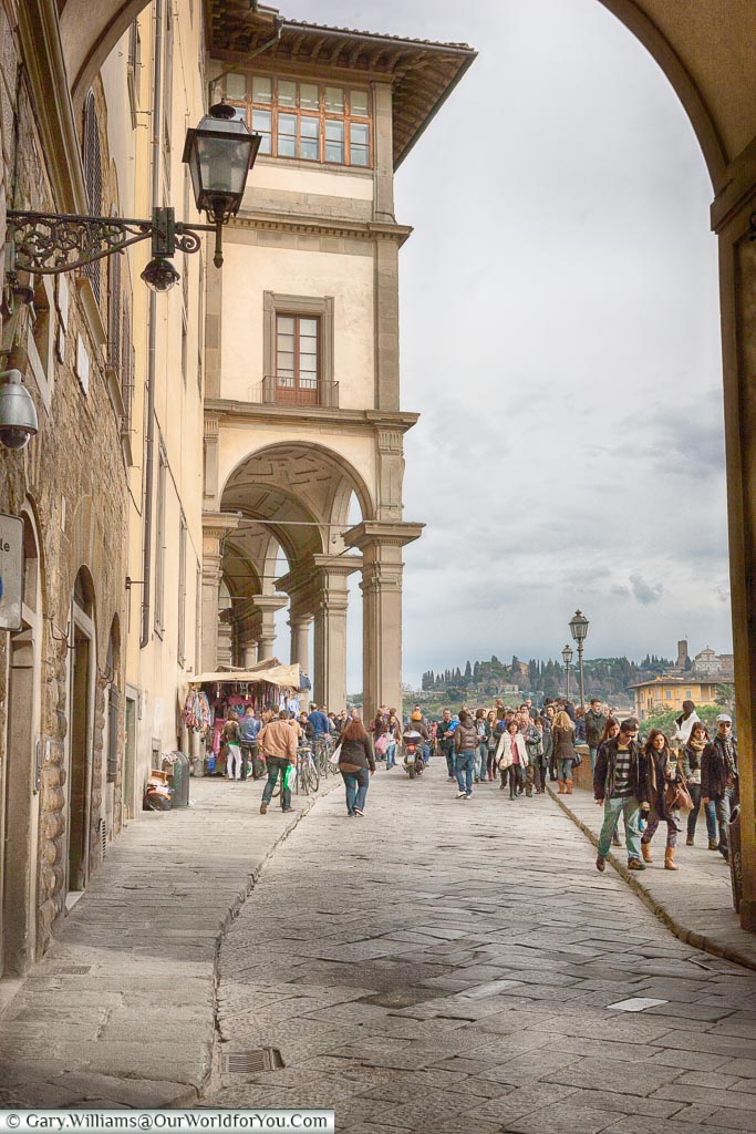 Strolling along the Lungarno Anna Maria Luisa de' Medici, Florence, Tuscany, Italy