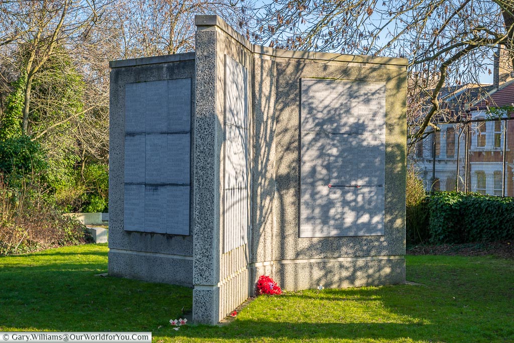 The Screen Wall for WWI, Nunhead Cemetery, London, England, UK