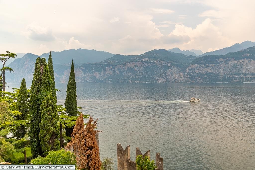 A view acroos the lake from the Castello Scaligero.