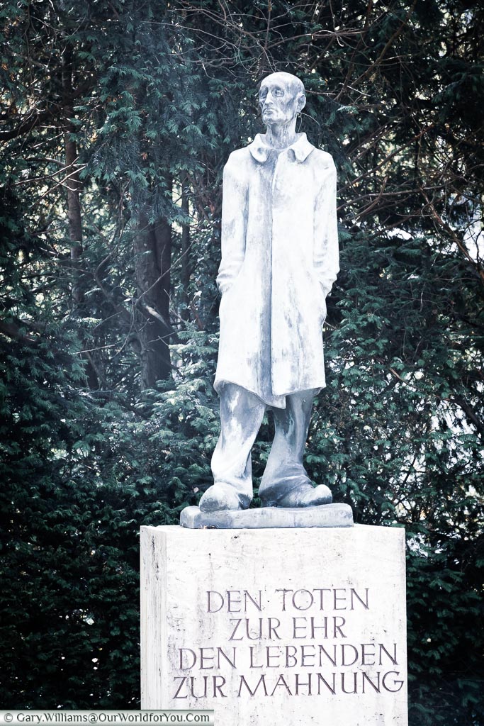 A statue entitled to "The unknown prisoner" by Fritz Koelle in the crematorium area of the site.