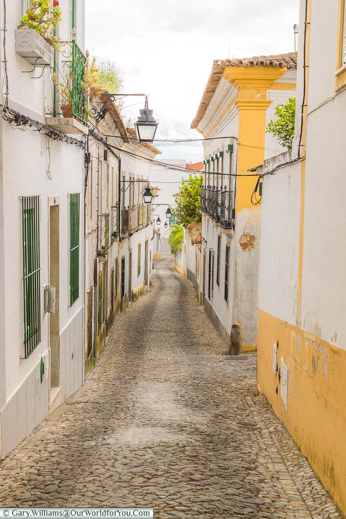 A quiet, traditional, cobbled, lane in Évora