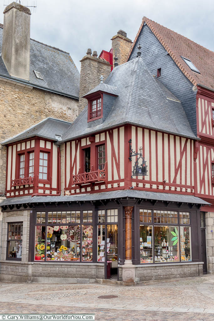 A half-timbered shop in the centre of Alençon selling all manner of local produce & gifts for tourists.