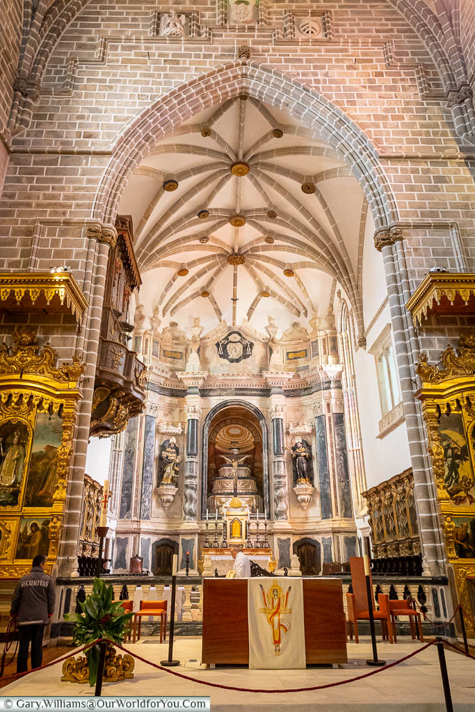 Inside the ornately decorated Igreja de São Francisco in Évora