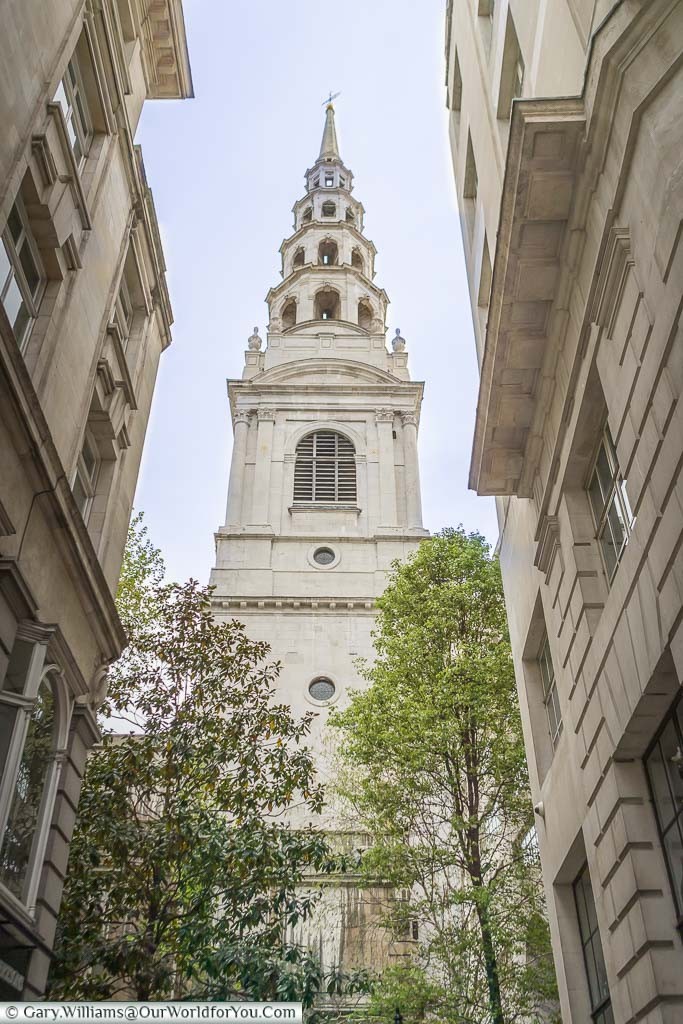 The tiered spire of St Bride’s Church said to influence the design of a traditional British Wedding cake