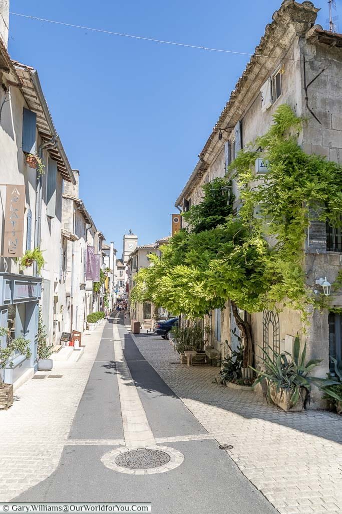 Looking along one of the pedestrianised lanes take you into the centre of Saint Remy de Provence.