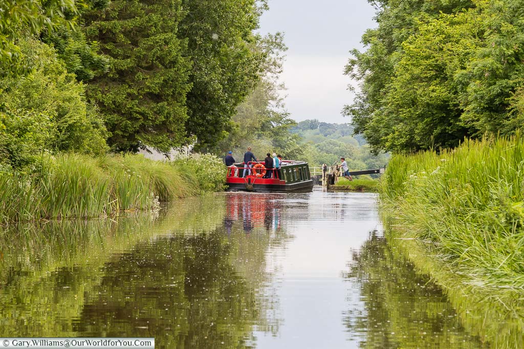 Featured image for “12 Useful tips for your canal boat adventure”
