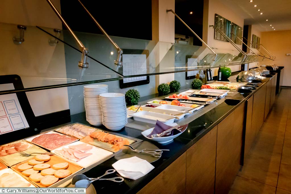 The breakfast counter of the Mercure Hotel Aachen Europaplatz. A wide away of choice on the continental buffet at this comfortable, modern, hotel.