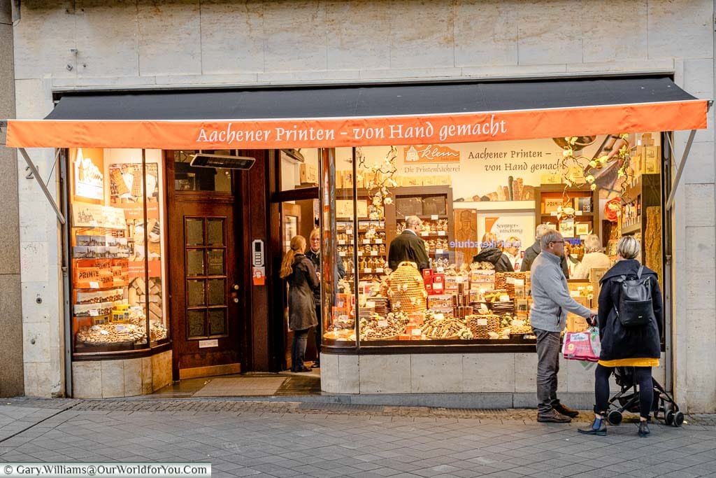 The Klein Aachener Printen gingerbread shop. There are many gingerbread shops in town, each selling there own Aachener Printen but Klein is the one we've always brought back from Cologne