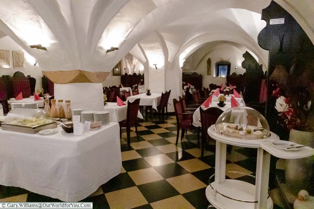 The brightly lit, vaulted basement cellar that is now the breakfast room of Schloss Wilkinghege.