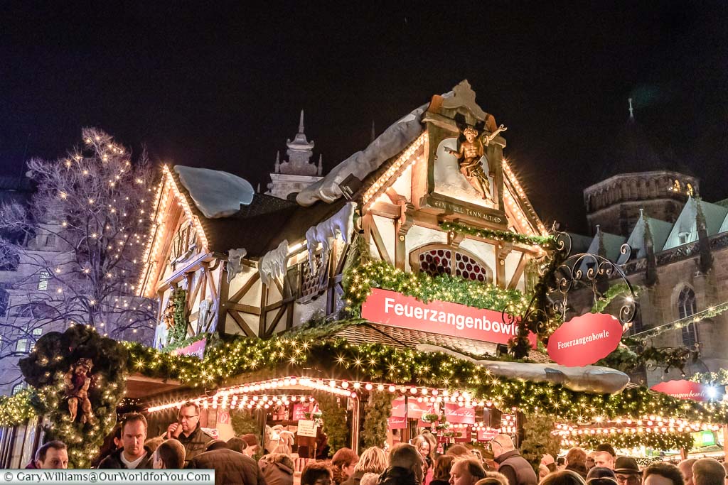 The top of the Feuerzangenbowle glühwein drinks cabin in the Bremen Christmas Markets