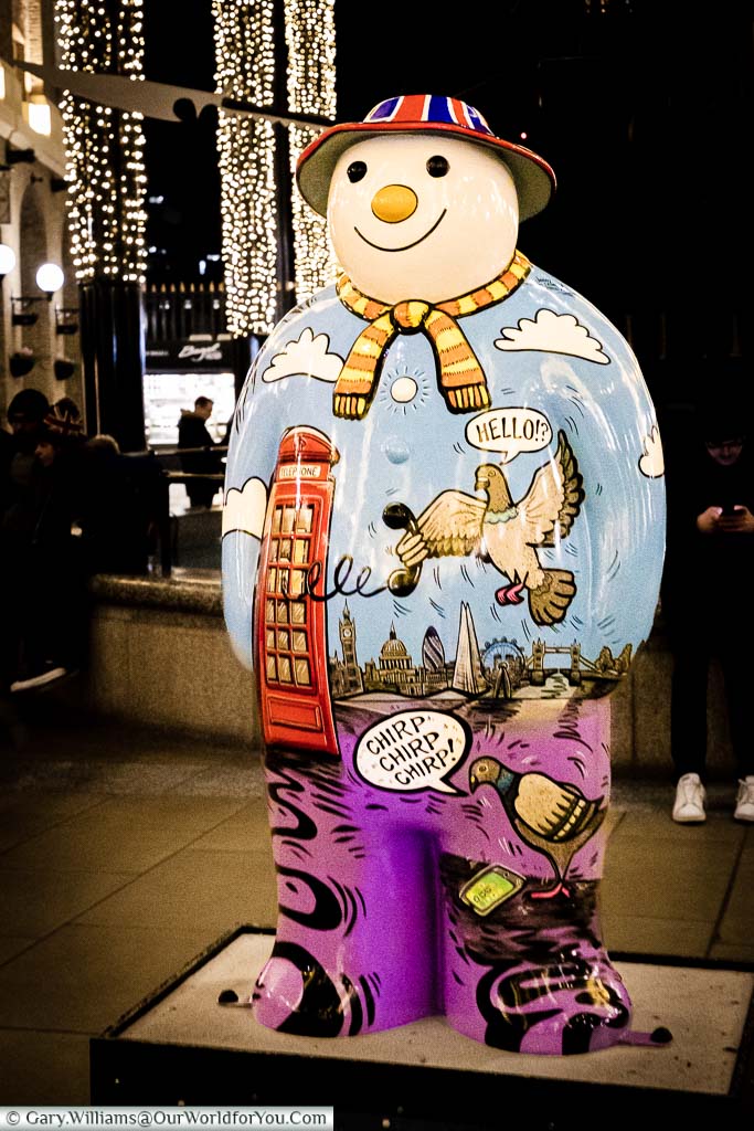 The 4th day of Christmas painted on another of ‘The Snowman’ statues in Hay’s Galleria.