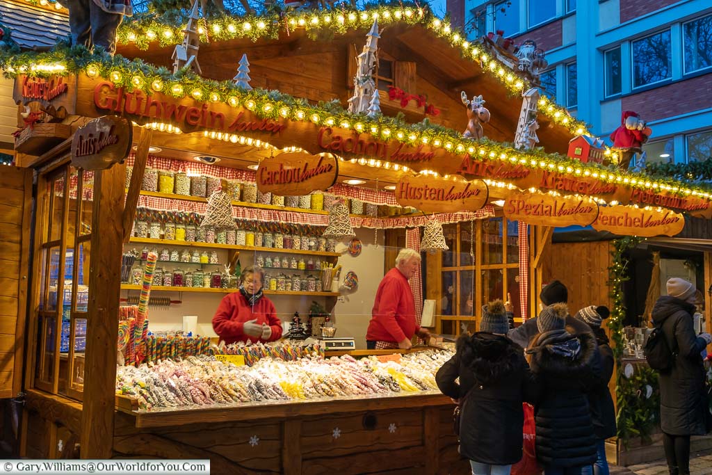 A sweet stall on Münster’s Weihnachtsmarkt selling a selection of traditional goodies.