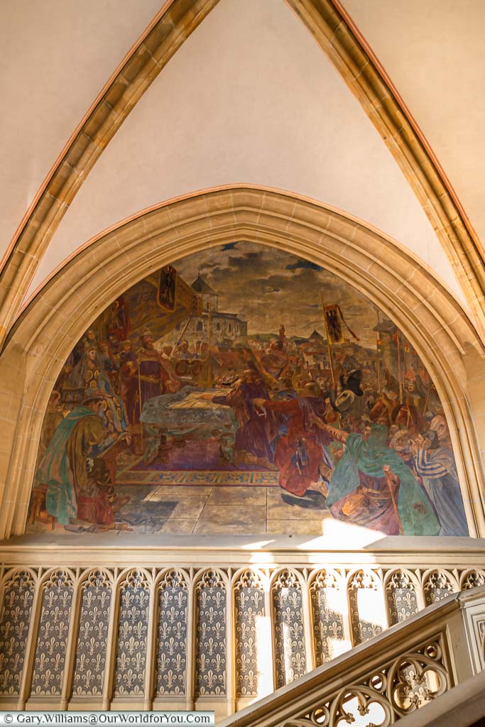 A mural by Albert Baur in a stone alcove on the Ark Staircase inside Aachen's Rathaus