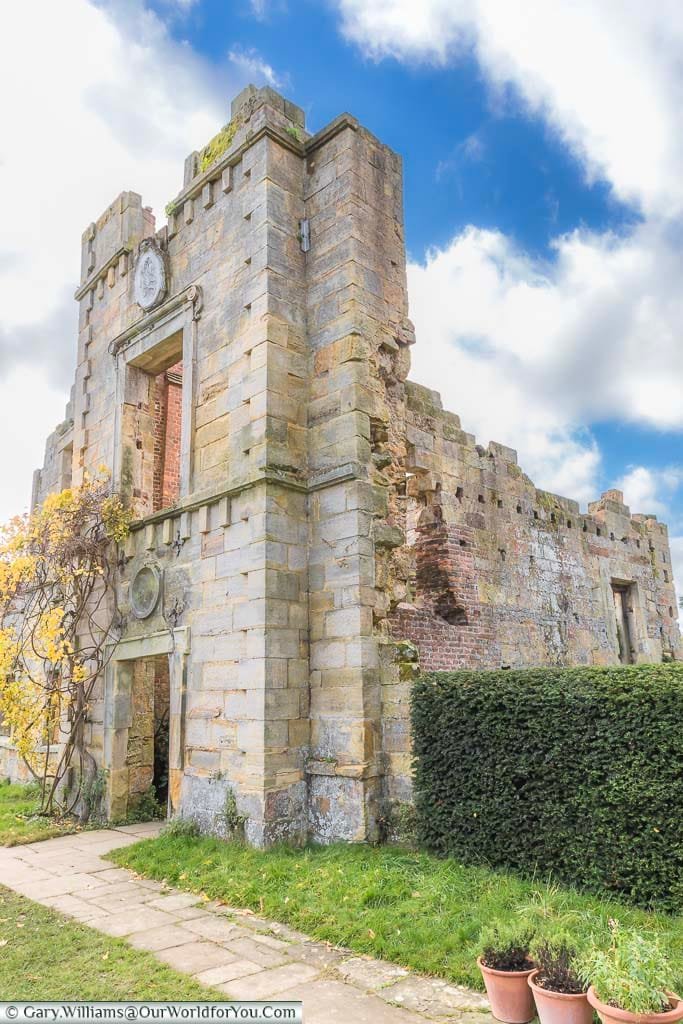 The ruins of the rear of Scotney Castle