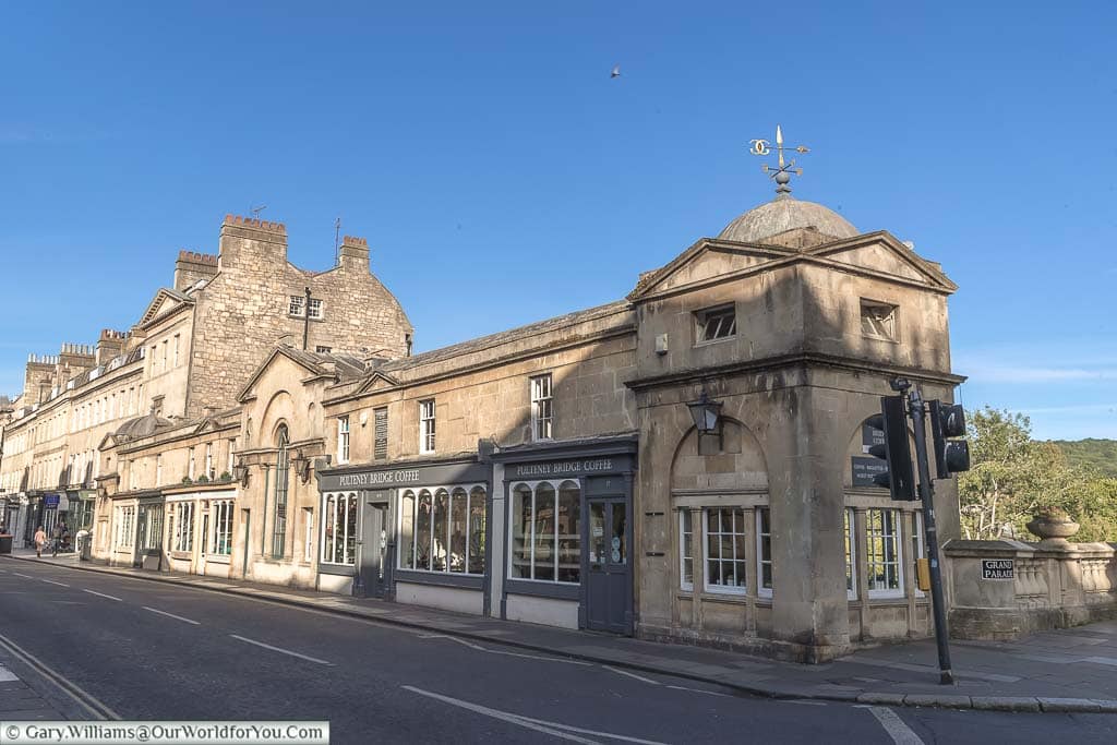 The view of the shops on Pulteney Bridge in Bath from the street.