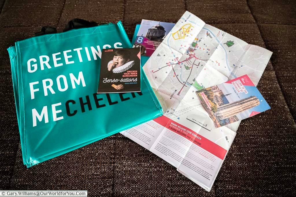 A tote bag full of tips and leaflets to help the visitor get the most out of their visit to Mechelen.