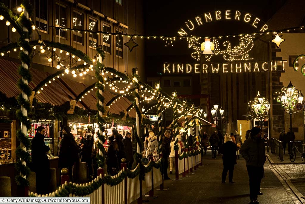 The entrance to the childrens market in nuremberg at night
