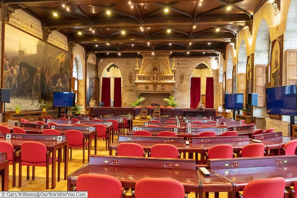 The gothic hall in leuven's town hall configured as a modern functioning voting room.