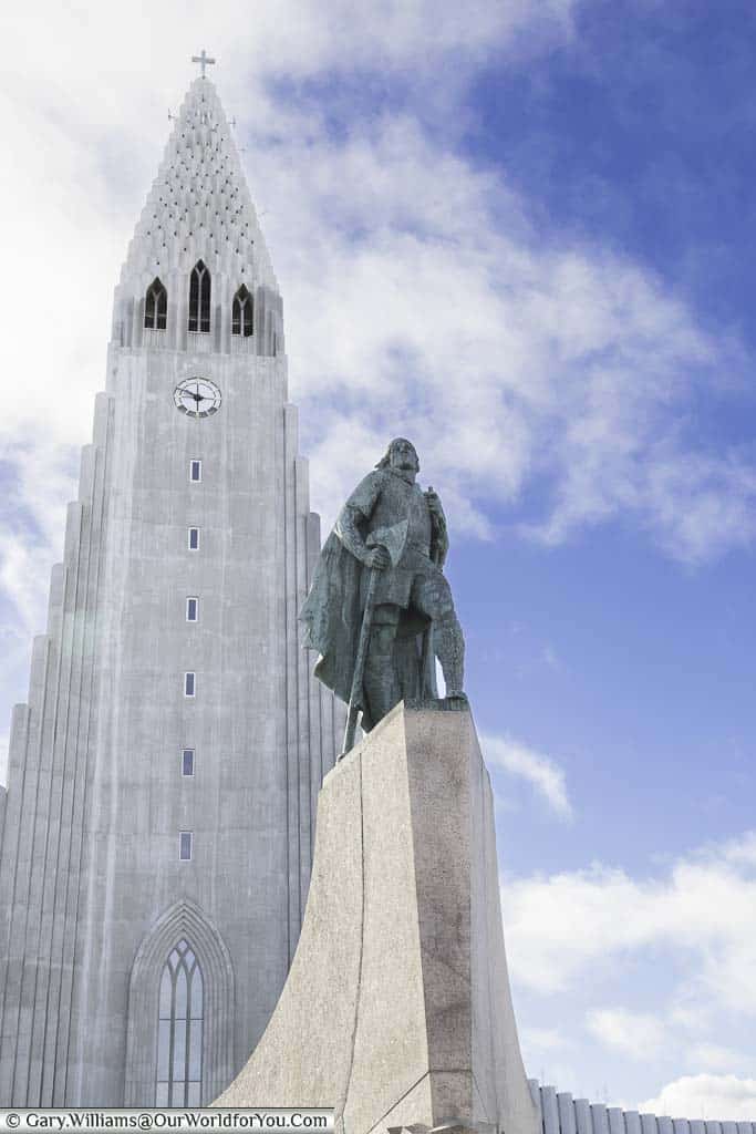 The statue of the Viking Leifur Eiríksson in front of the Hallgrímskirkja church in reykjavik in iceland