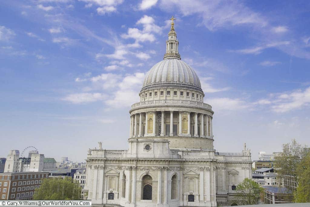 St Pauls' cathedral, a feature of a classic London skyline, that features in many movies filmed in London.