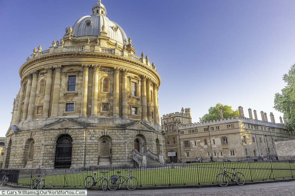 The Radcliffe Camera in Oxford as the sun goes down on a summer's day. Is just like a scene from Inspector Morse.