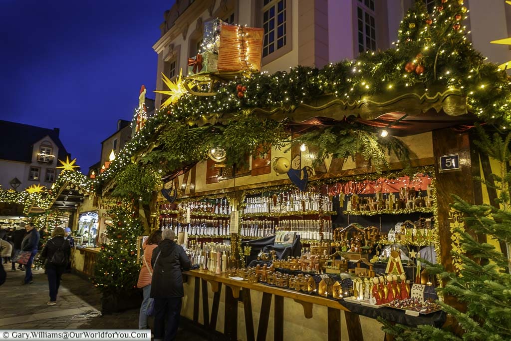 The beautifully decorated stalls that line trier’s cathedral square christmas market