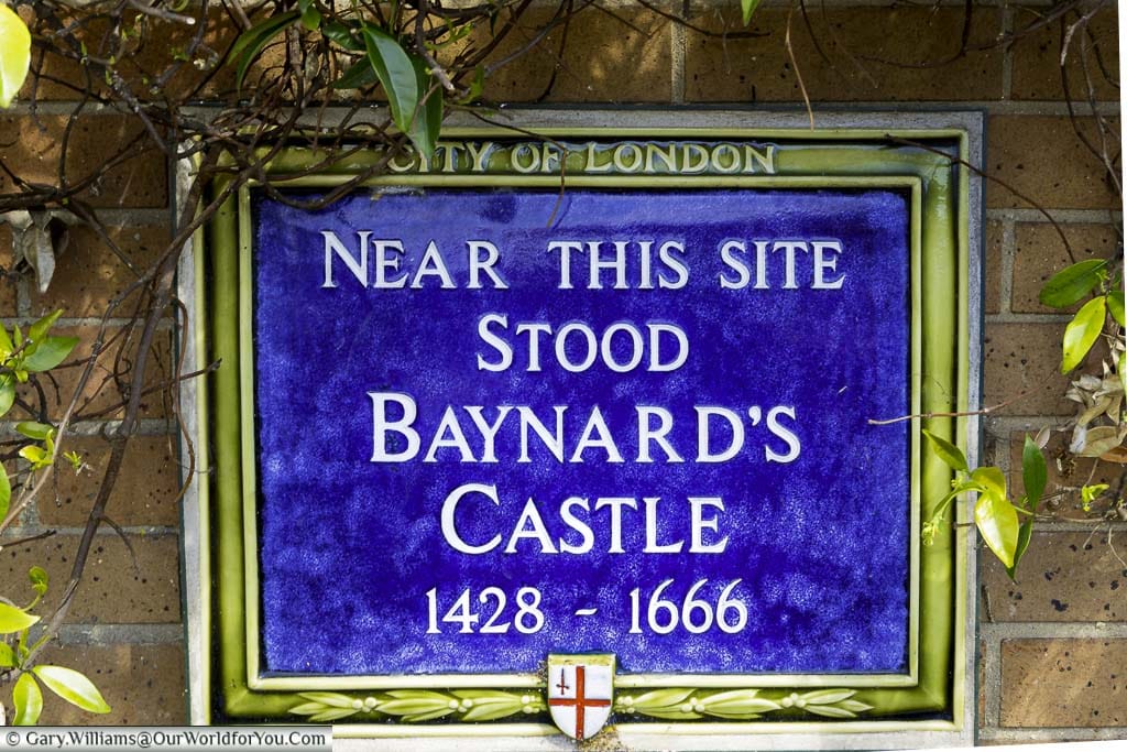 A glazed blue plaque to barnard's castle in the city of london that stood from 1428 until it burnt down in the great fire of london in 1666